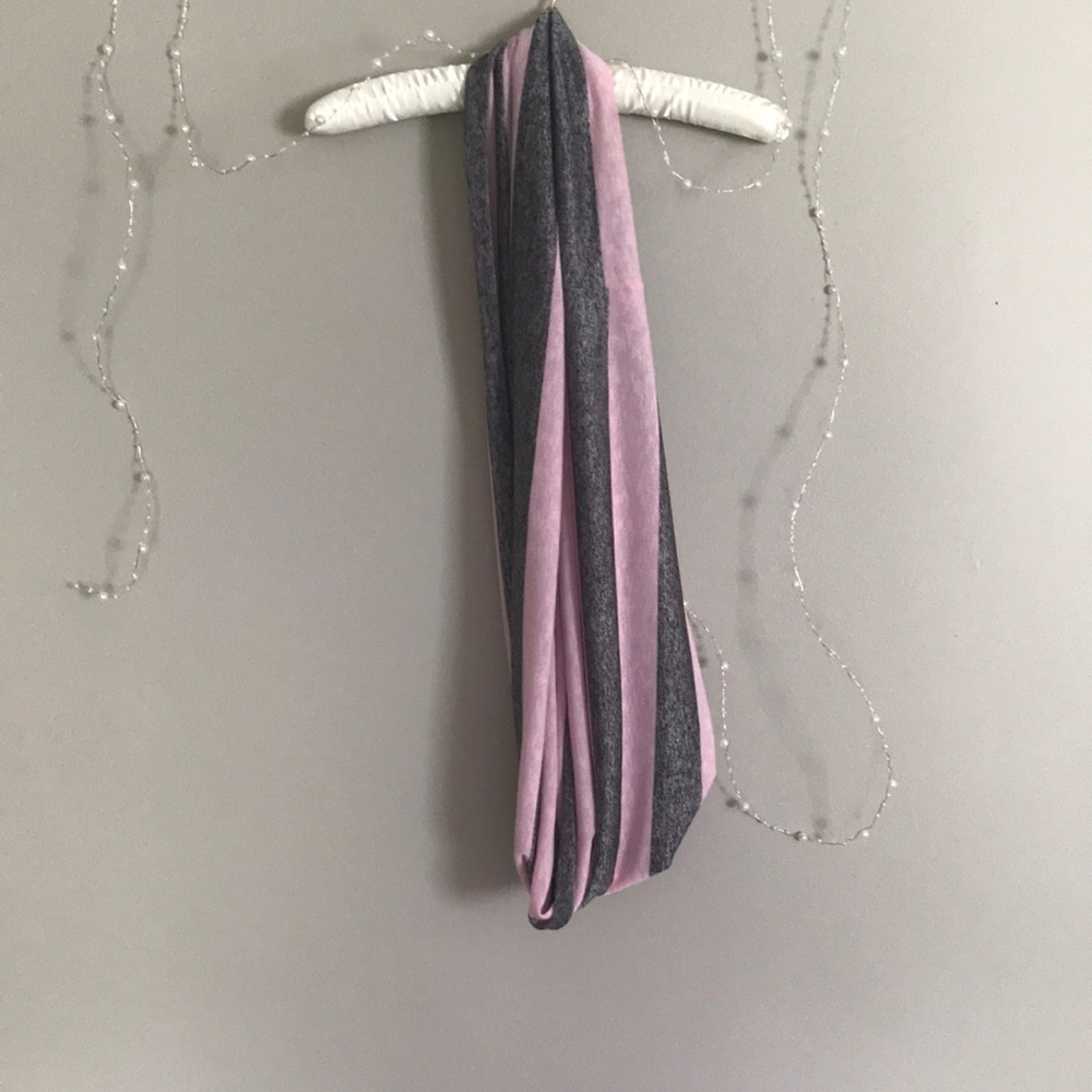🌟PRICE DROP🌟 Pink-grey scarf